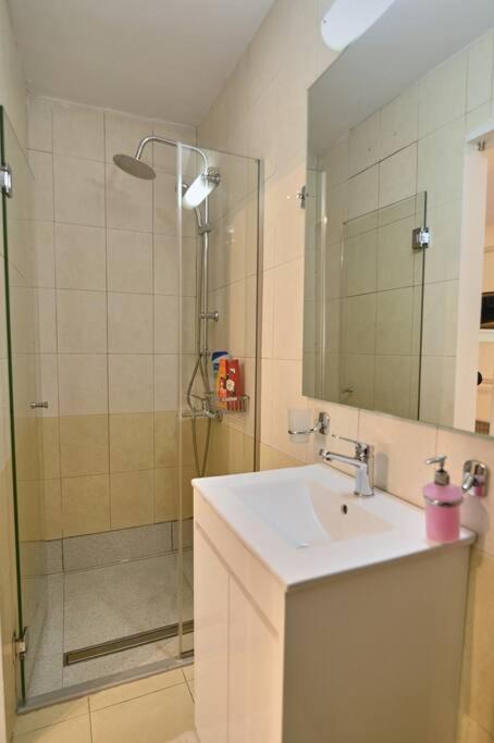 #Tyrtaiou Modern Design Studio Mytilíni Zewnętrze zdjęcie